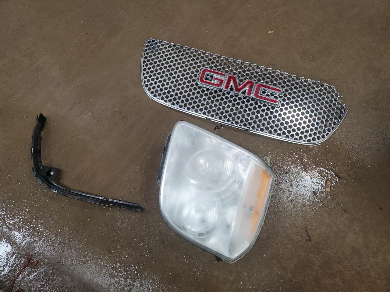 2012 GMC Yukon - Image 13