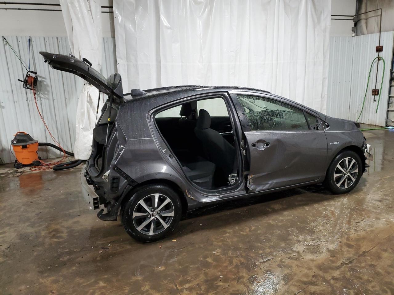 2019 Toyota Prius - Image 3