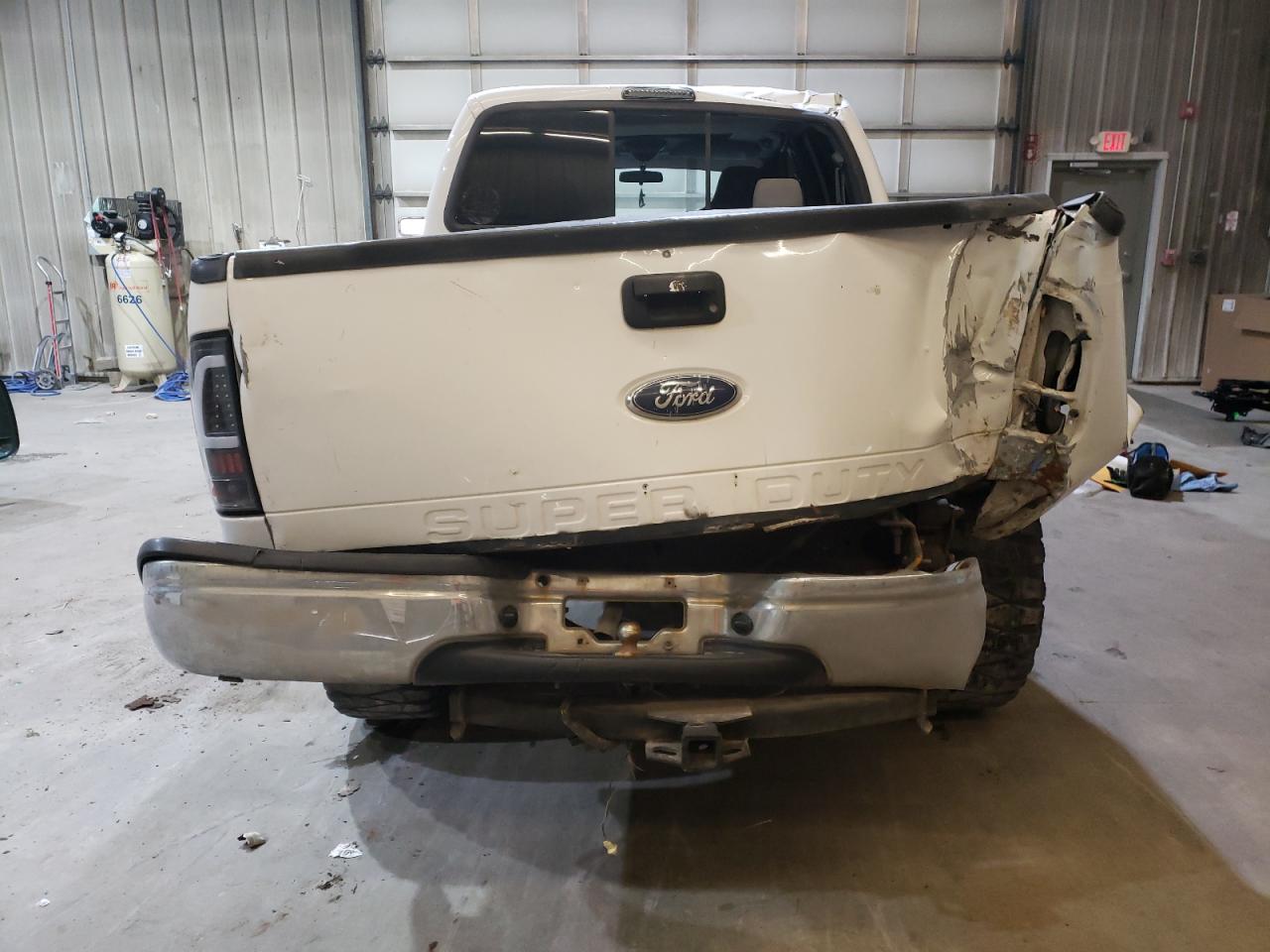 2005 Ford F250 - Image 6