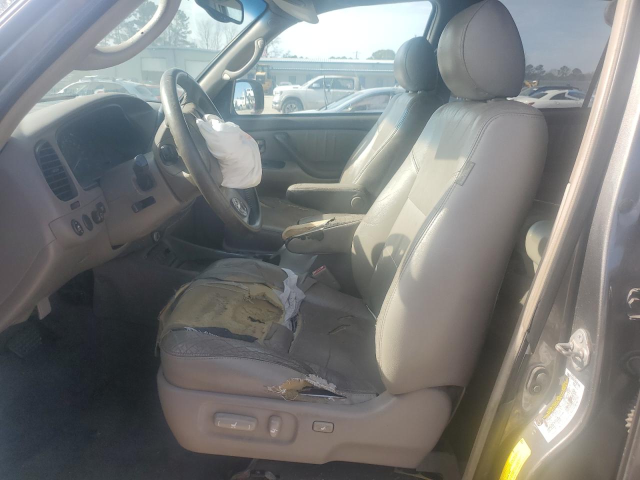 2005 Toyota Sequoia - Image 7