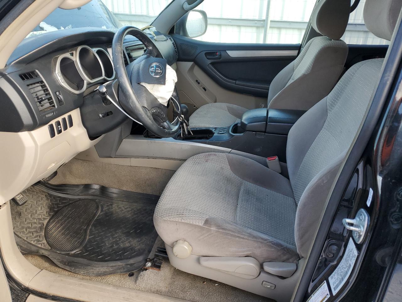 2004 Toyota 4Runner - Image 7