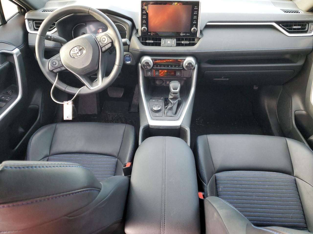 2022 Toyota RAV 4 - Image 8