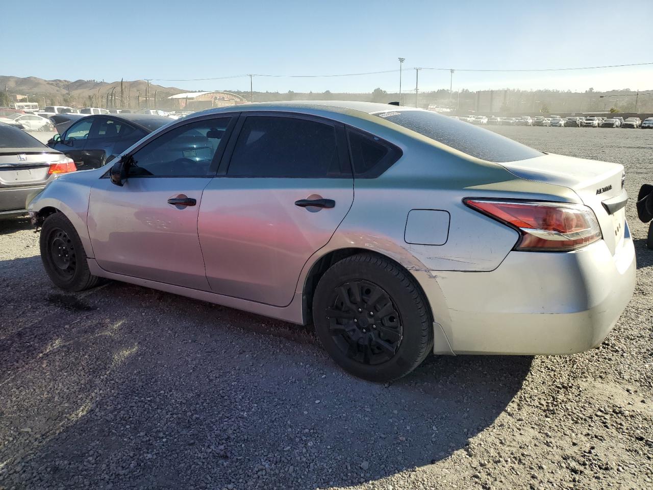 2015 Nissan Altima - Image 2