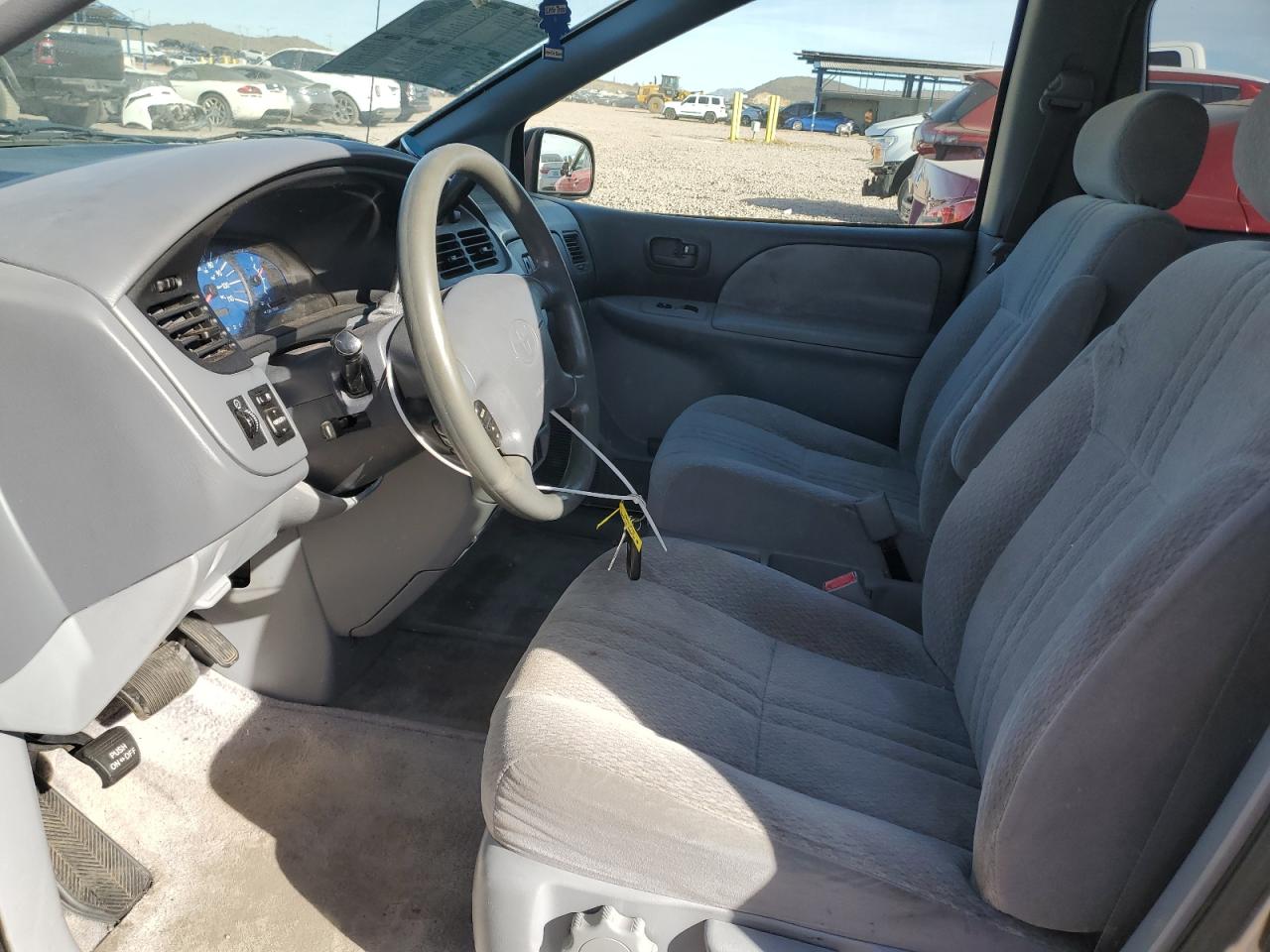 2002 Toyota Sienna Ce VIN: 4T3ZF19C52U478440 Lot: 42342105