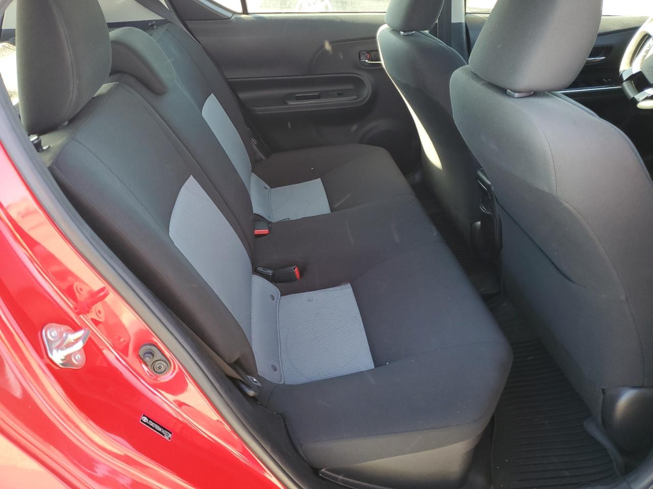2019 Toyota Prius - Image 10