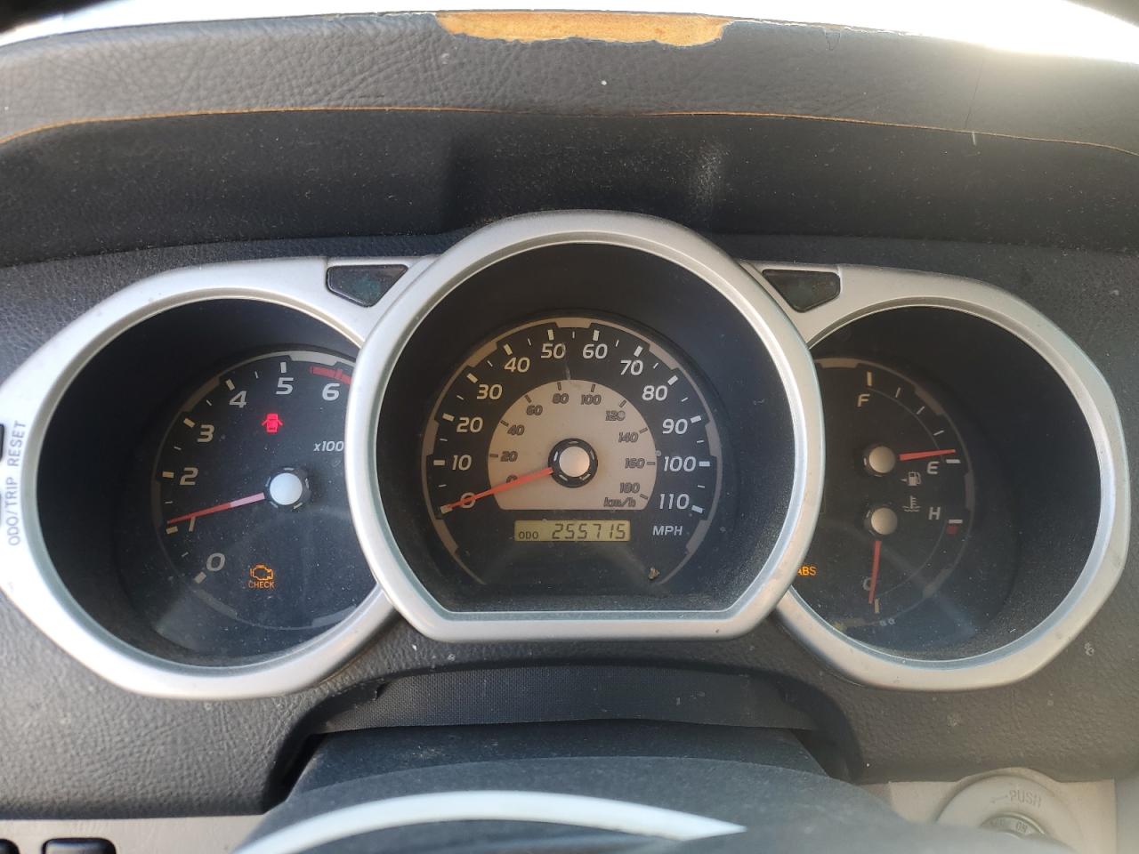 2004 Toyota 4Runner - Image 9