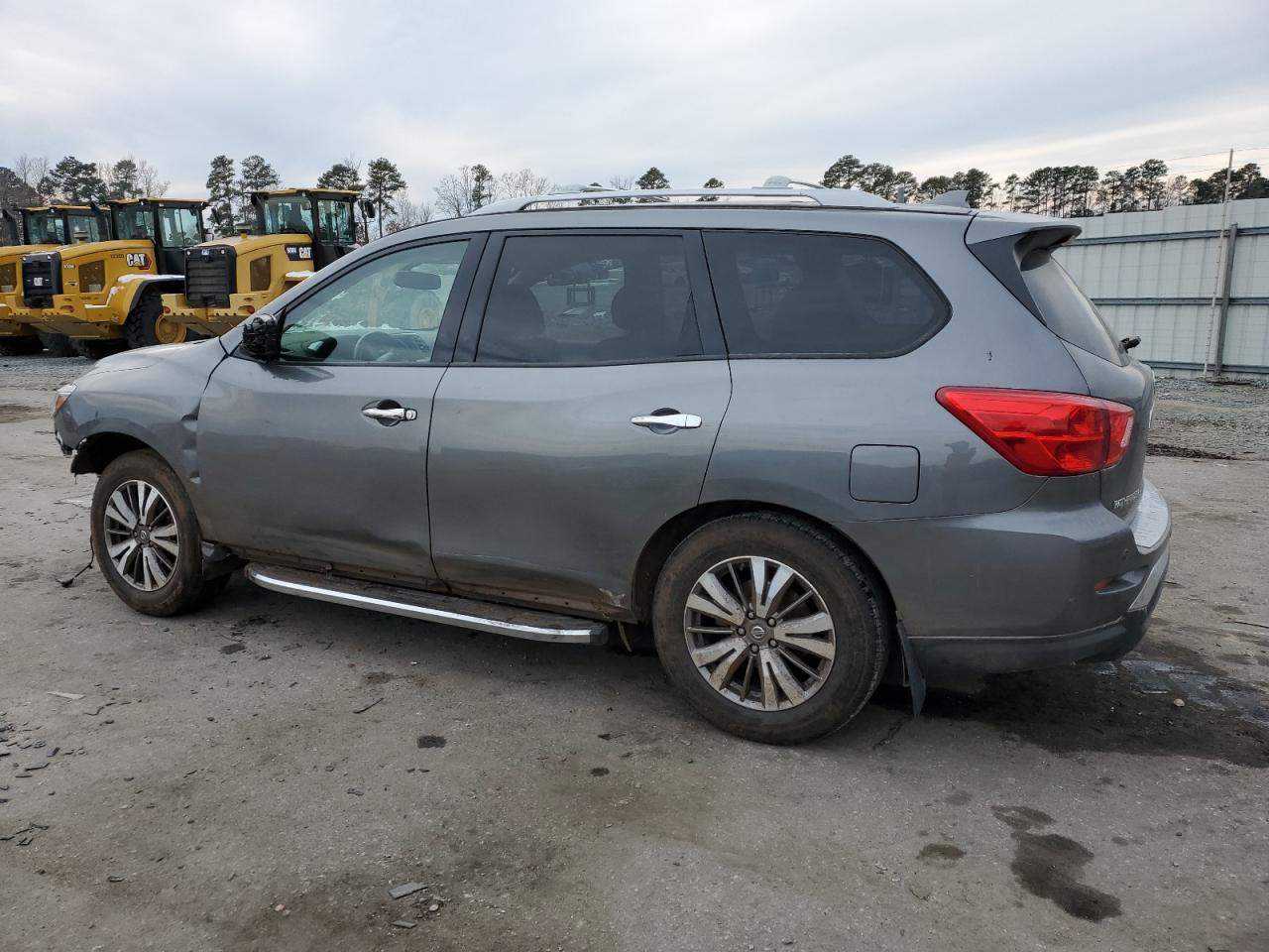 2019 Nissan Pathfinder - Image 2