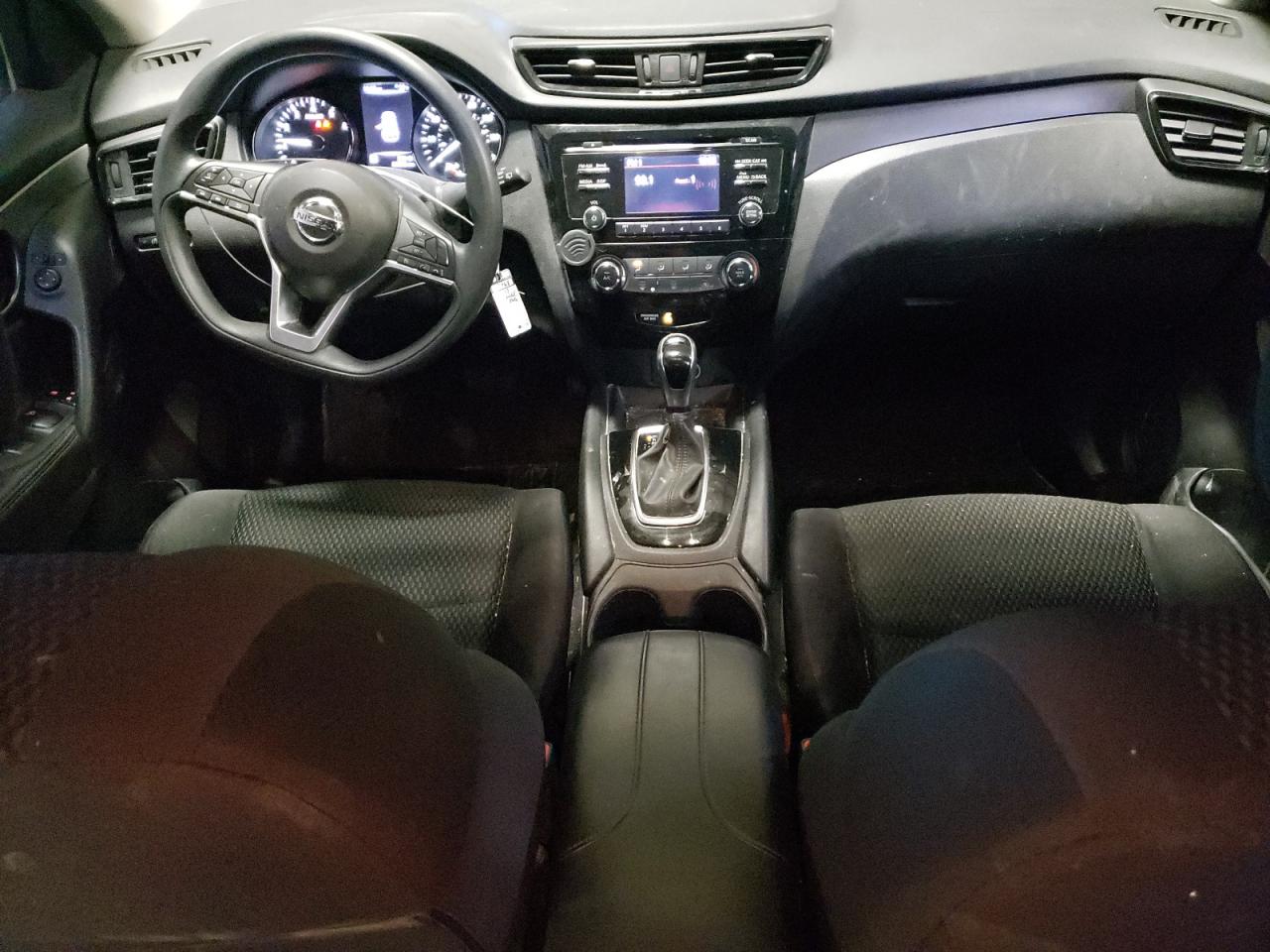 2017 Nissan Rogue - Image 8