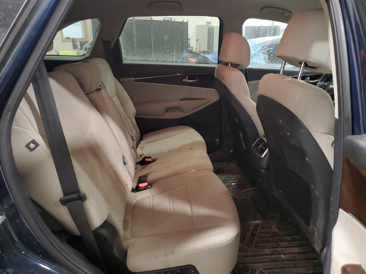 2017 Kia Sorento - Image 11