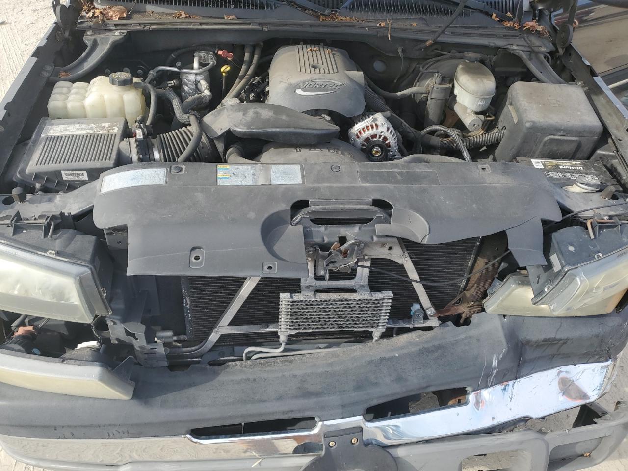 2003 Chevrolet Silverado - Image 11