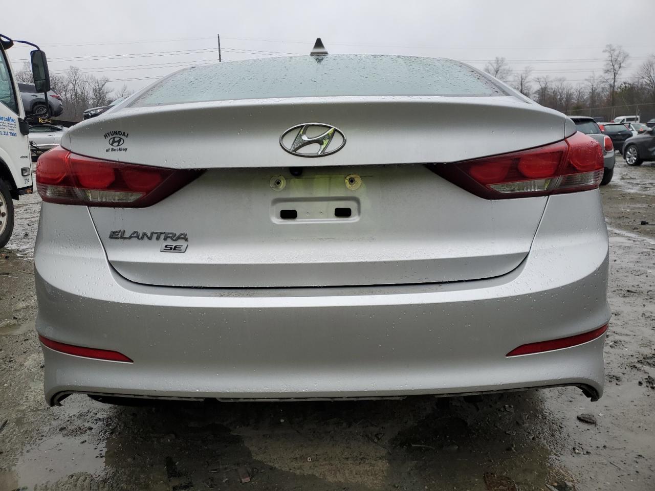 2018 Hyundai Elantra - Image 6