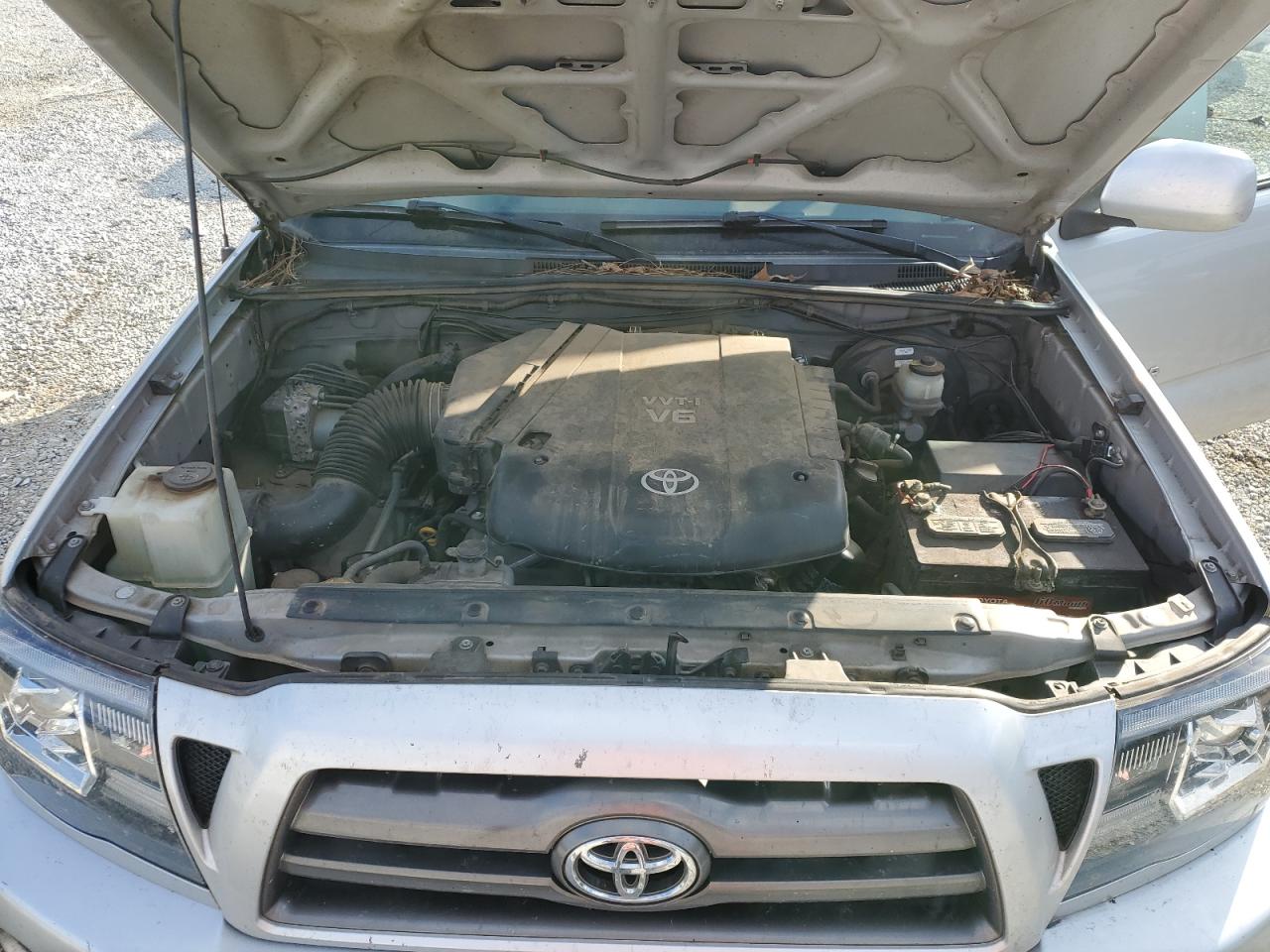 2010 Toyota Tacoma - Image 12