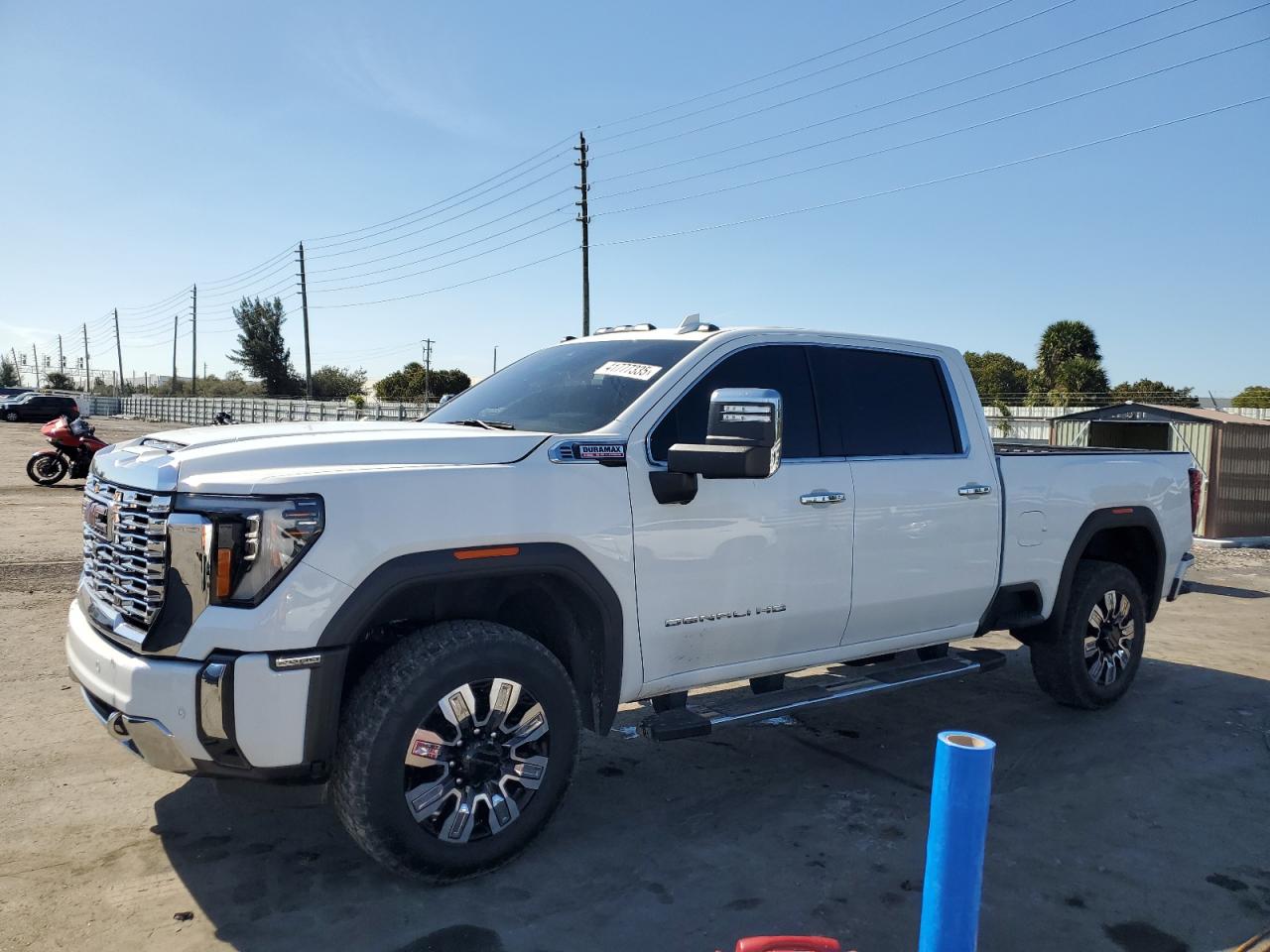 2024 Gmc Sierra K2500 Denali for Sale in Miami, FL - Side