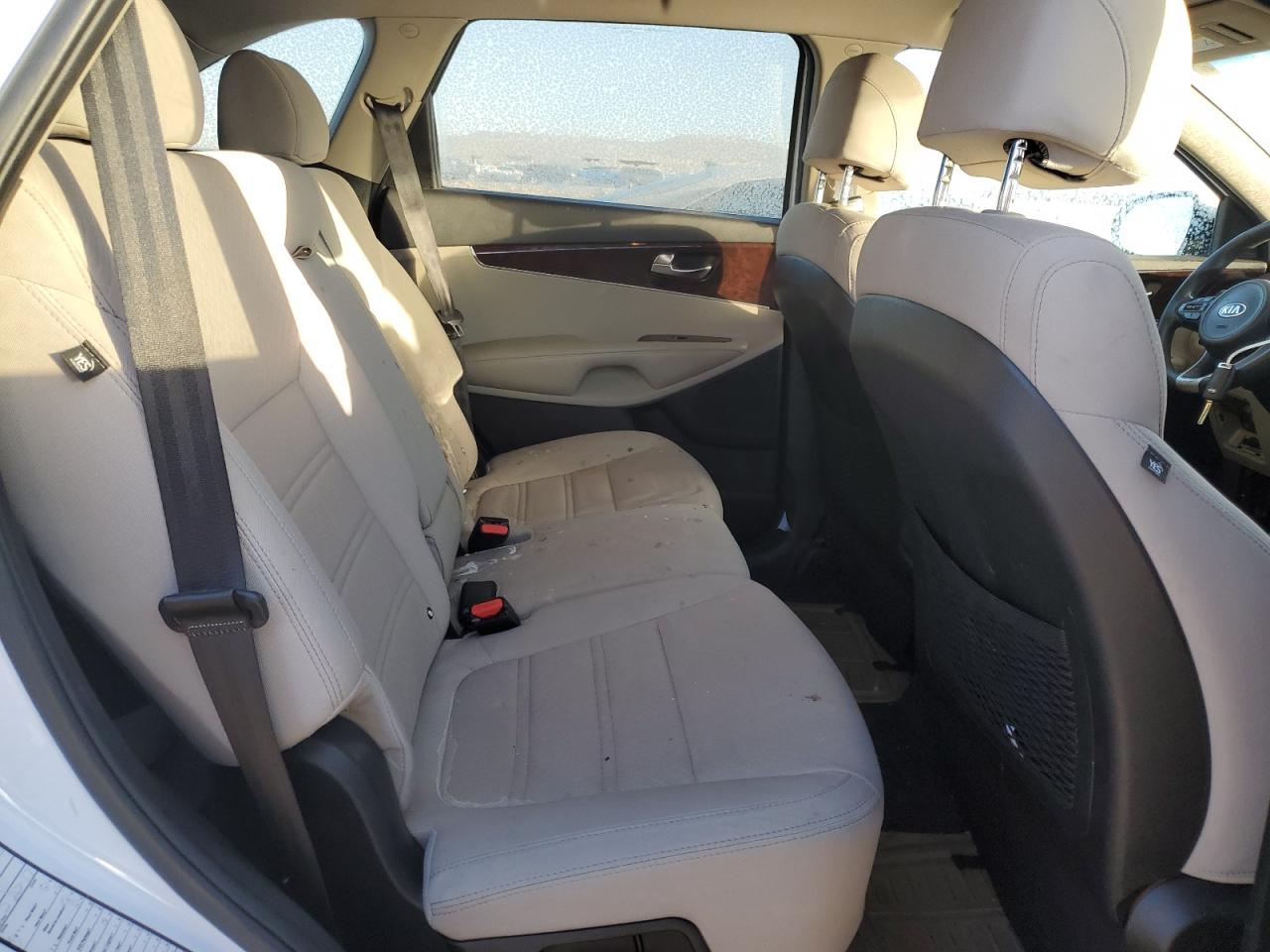2017 Kia Sorento - Image 10