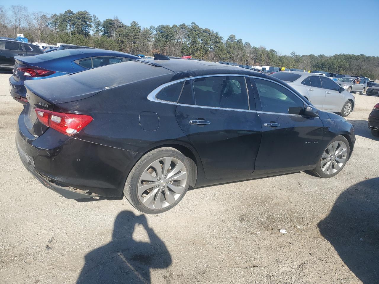 2018 Chevrolet Malibu - Image 3