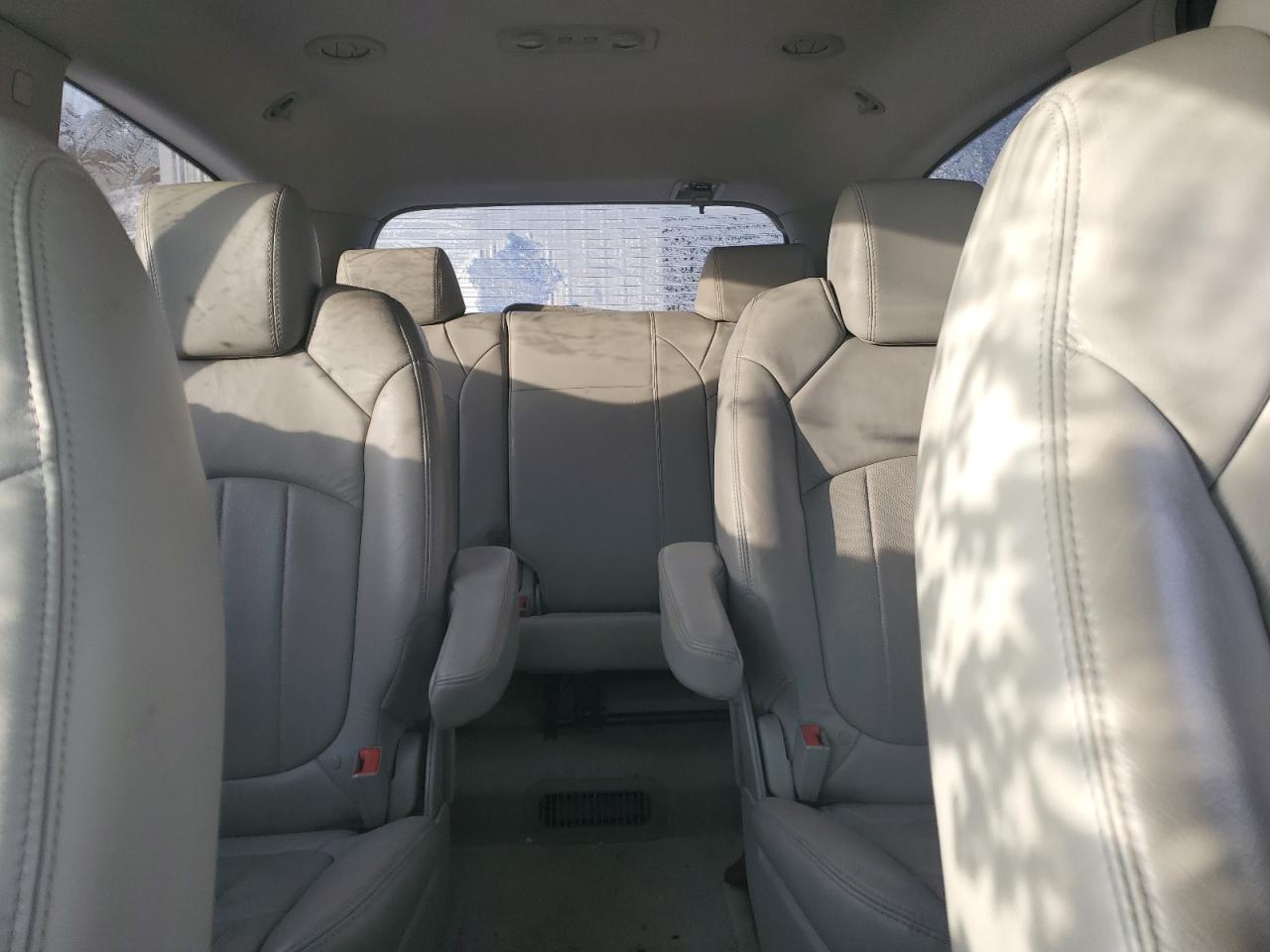 2010 Buick Enclave - Image 10