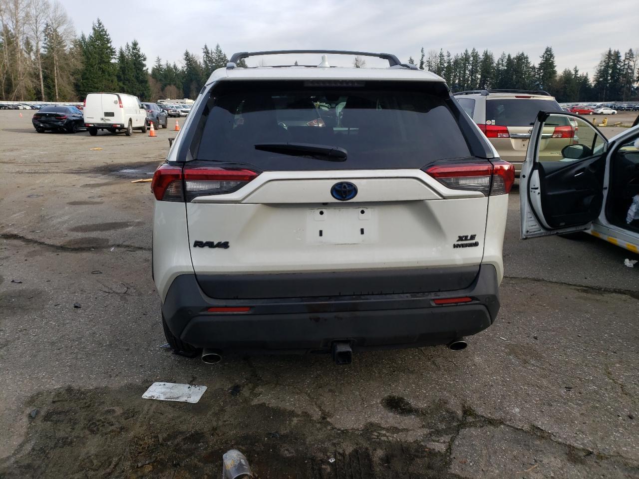 2022 Toyota RAV 4 - Image 6