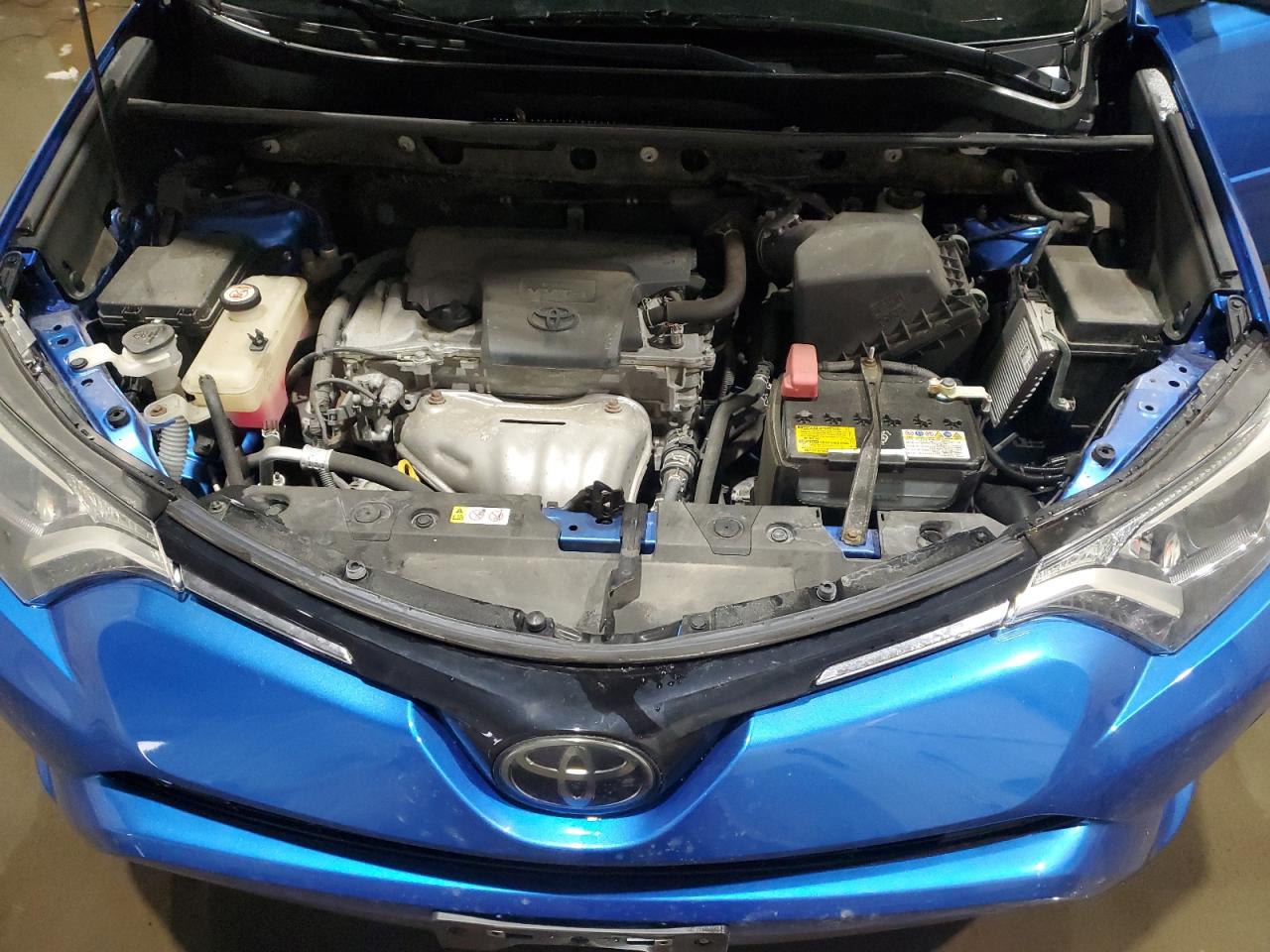 2018 Toyota RAV 4 - Image 12