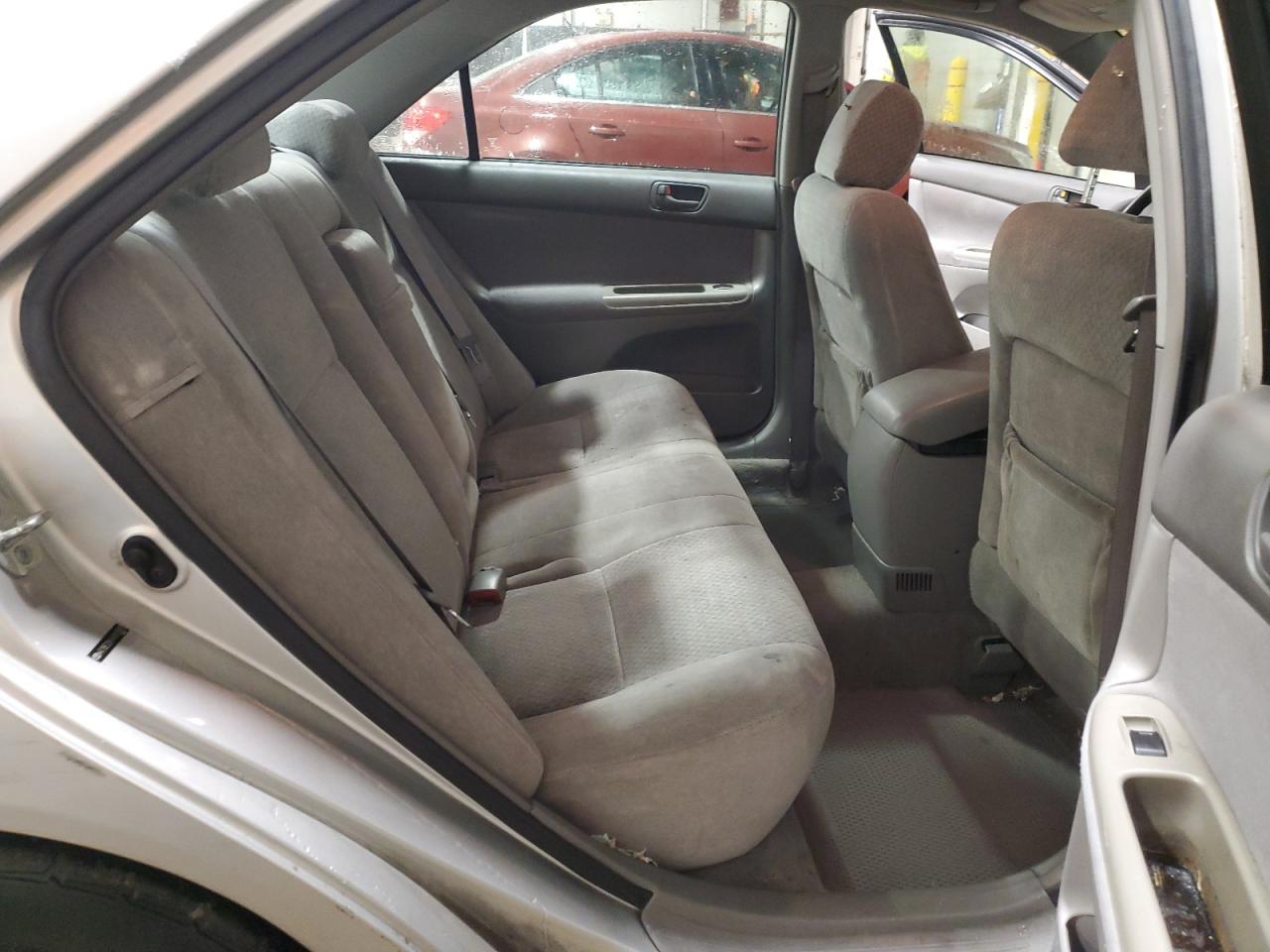 2004 Toyota Camry - Image 10