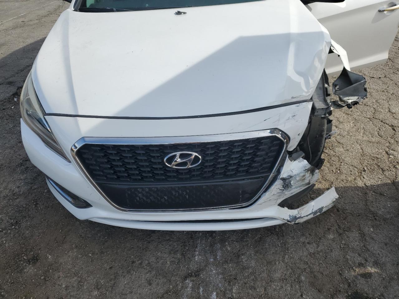 2016 Hyundai Sonata - Image 12