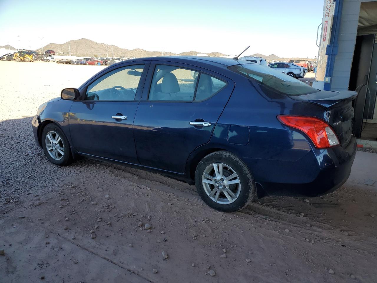 2014 Nissan Versa - Image 2