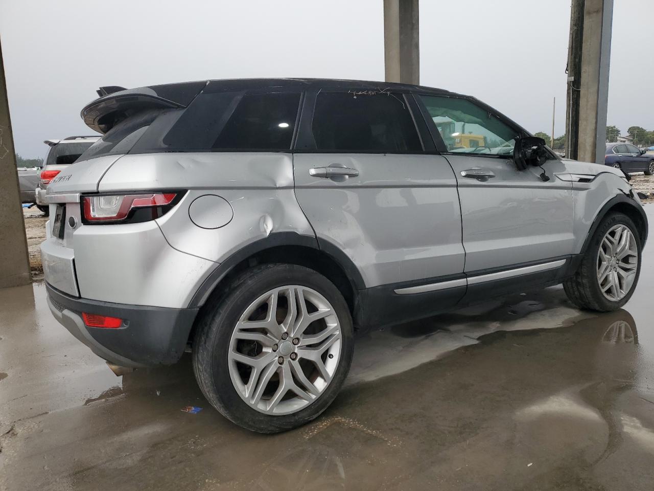 2017 Land Rover Range Rover - Image 3