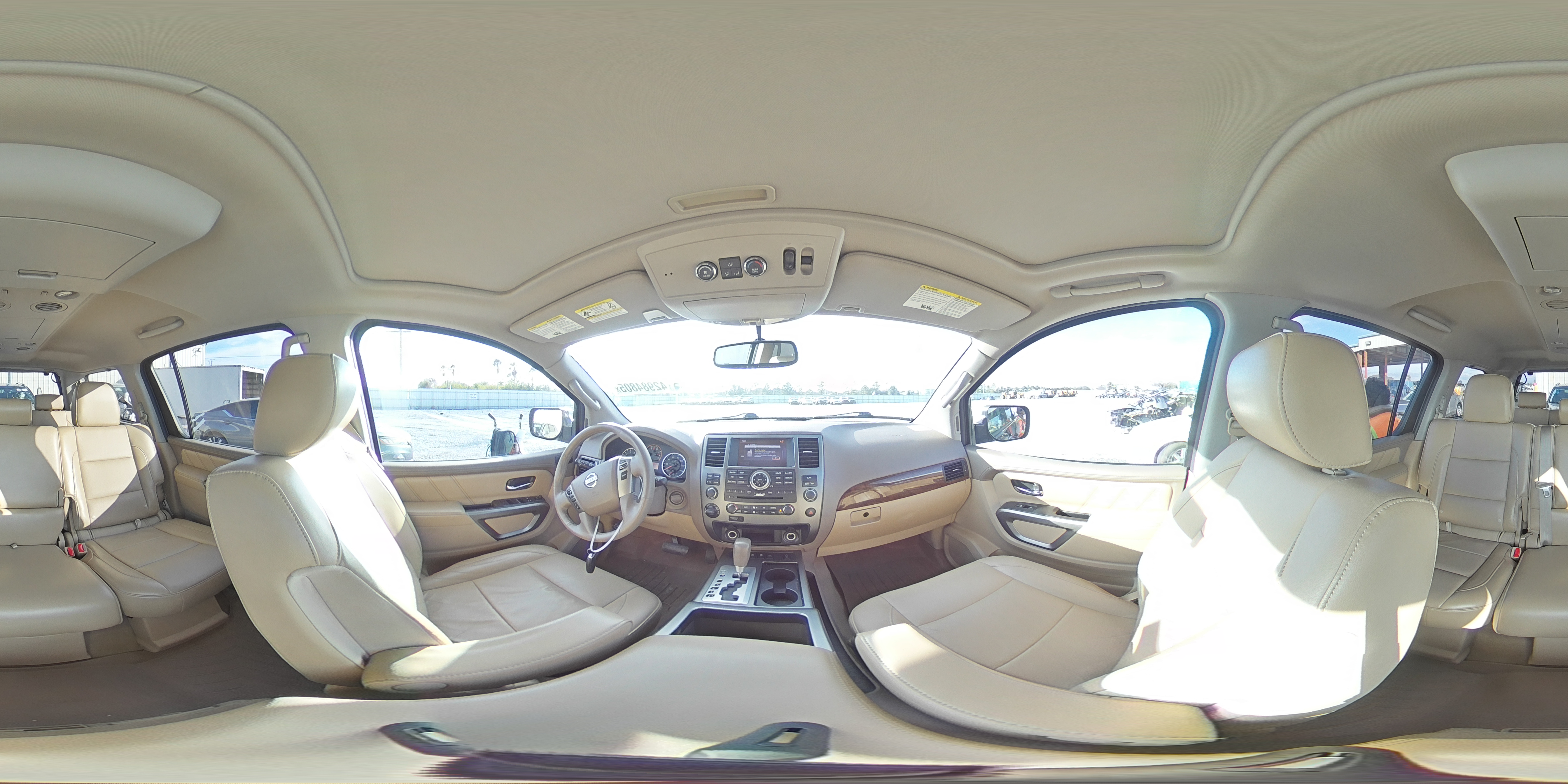 2015 Nissan Armada - Image 15