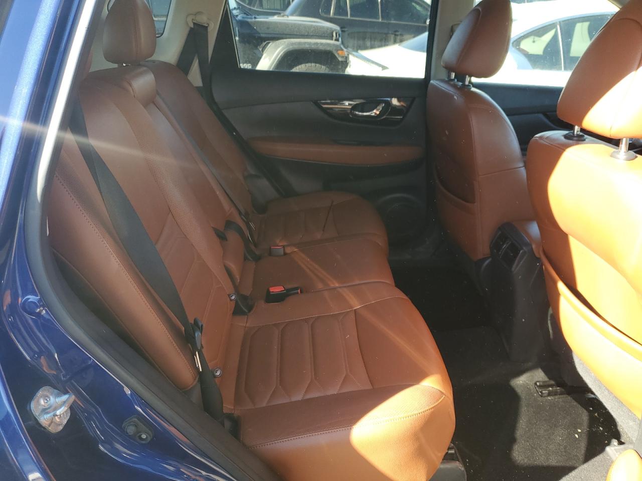 2017 Nissan Rogue - Image 11