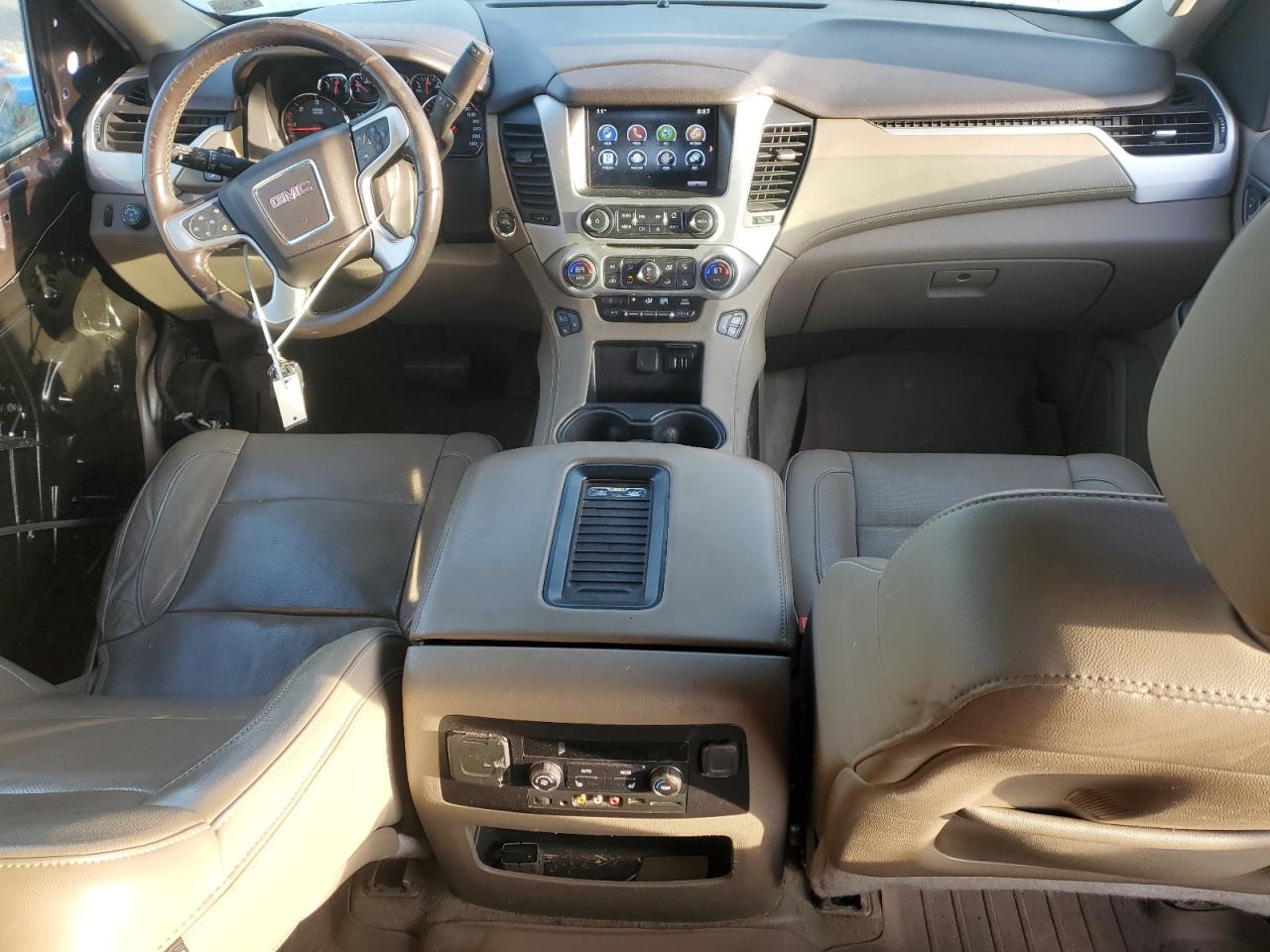 2015 GMC Yukon - Image 8