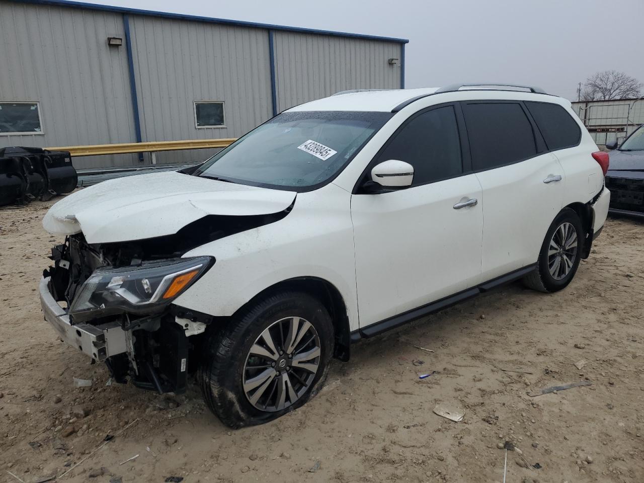 2017 Nissan Pathfinder - Image 1