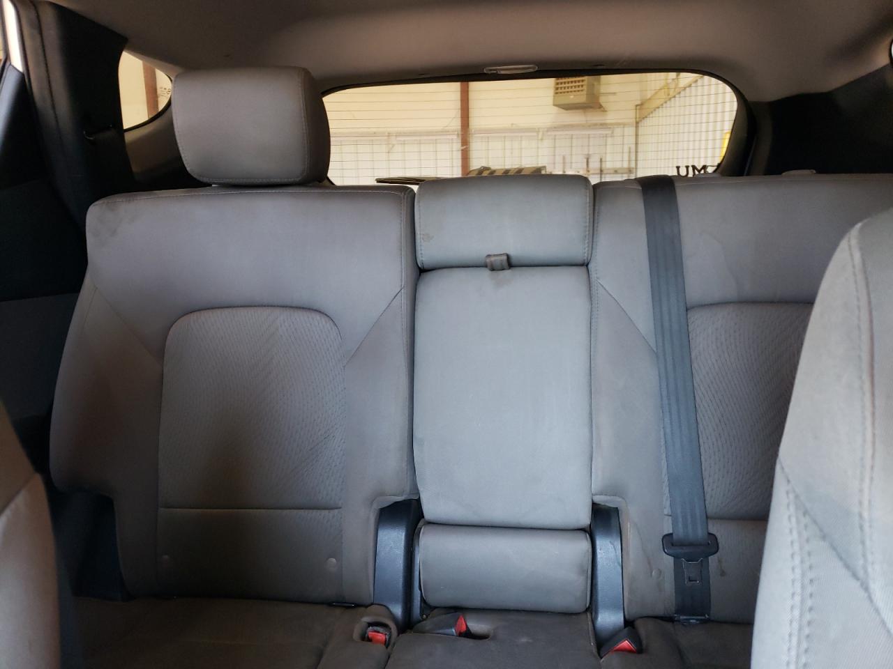 2014 Hyundai Santa Fe - Image 10
