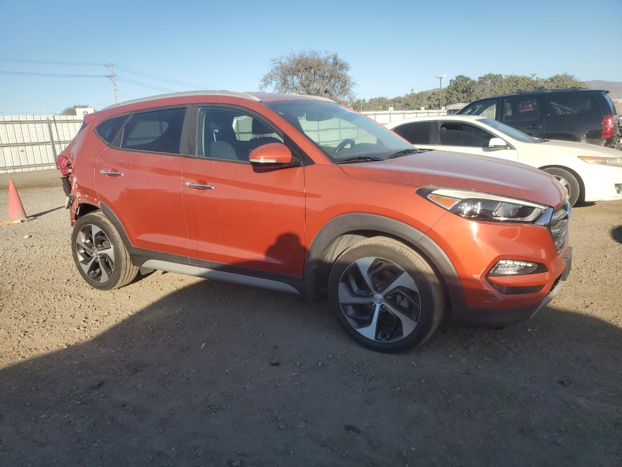 VIN KM8J33A29HU390013 2017 HYUNDAI TUCSON no.4