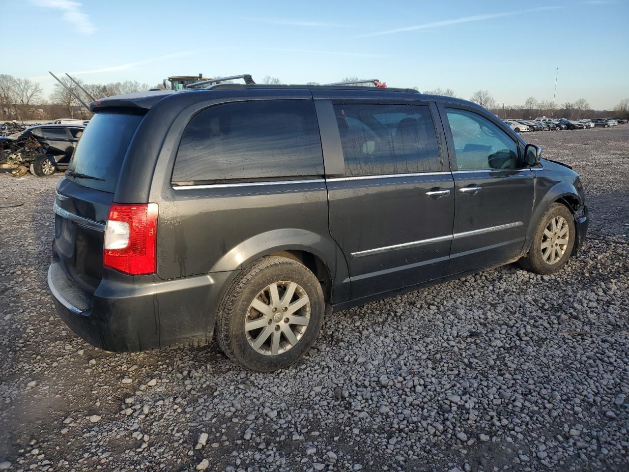 2012 Chrysler Town & Country - Image 3