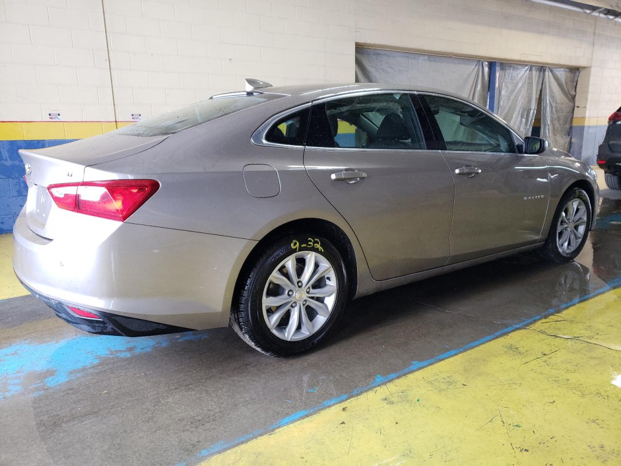2023 Chevrolet Malibu - Image 3