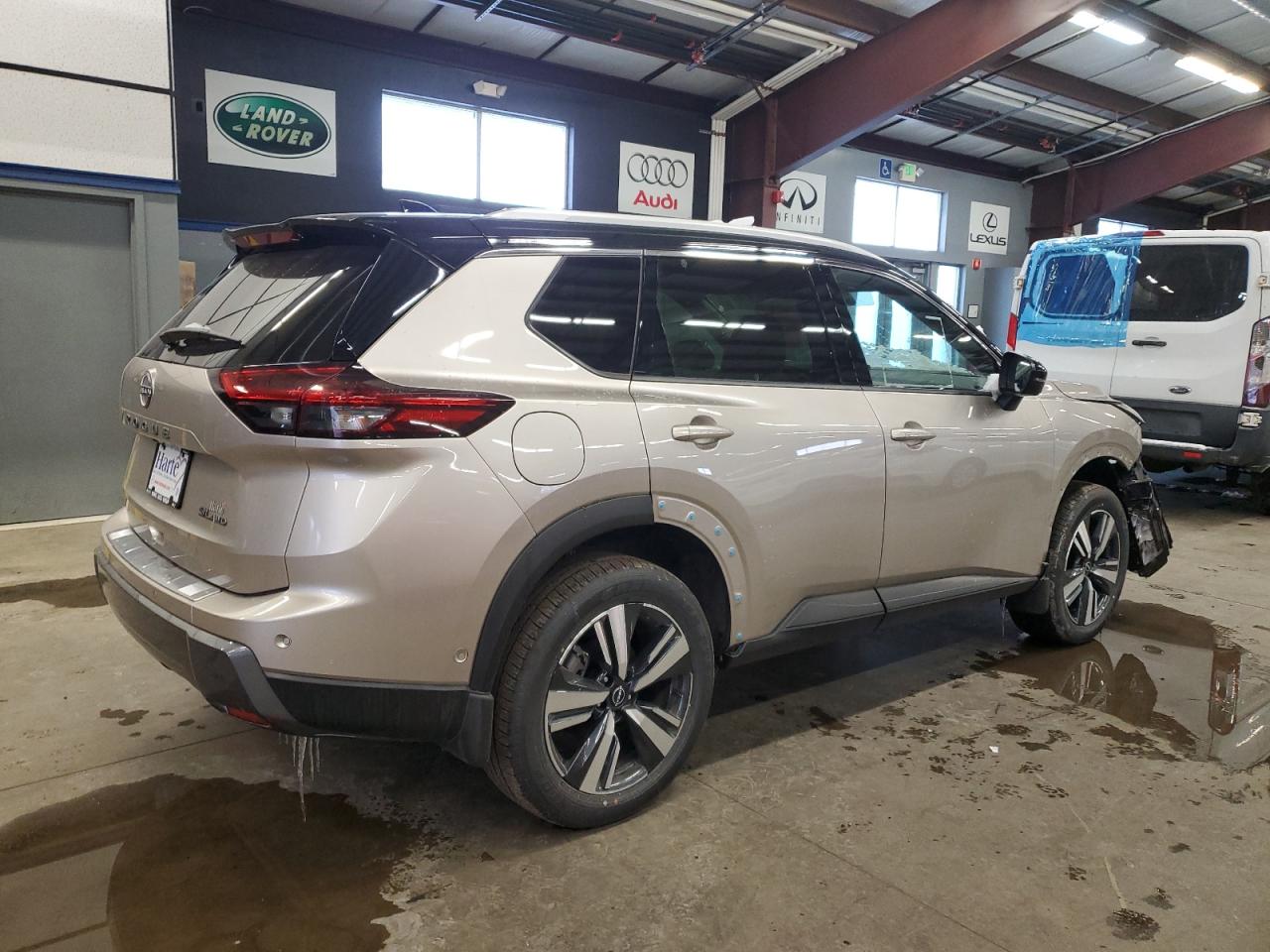 2024 Nissan Rogue - Image 3
