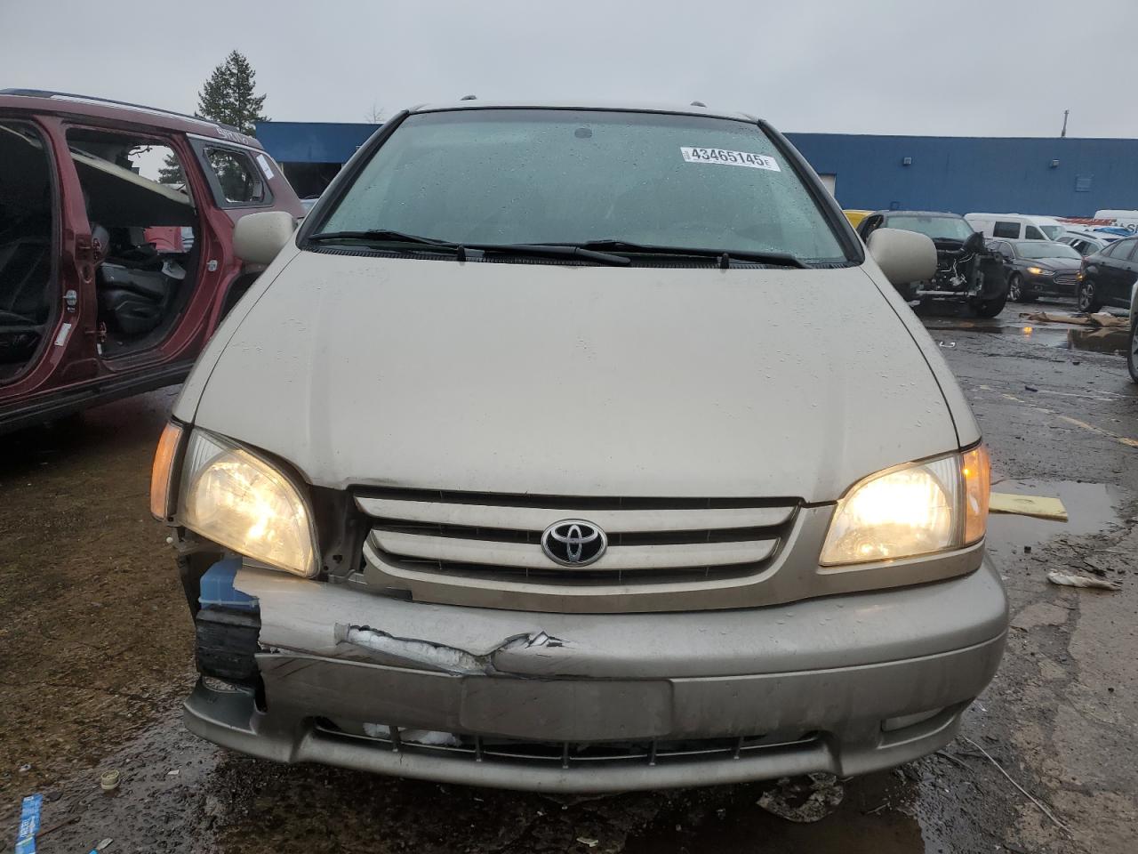 2002 Toyota Sienna - Image 5