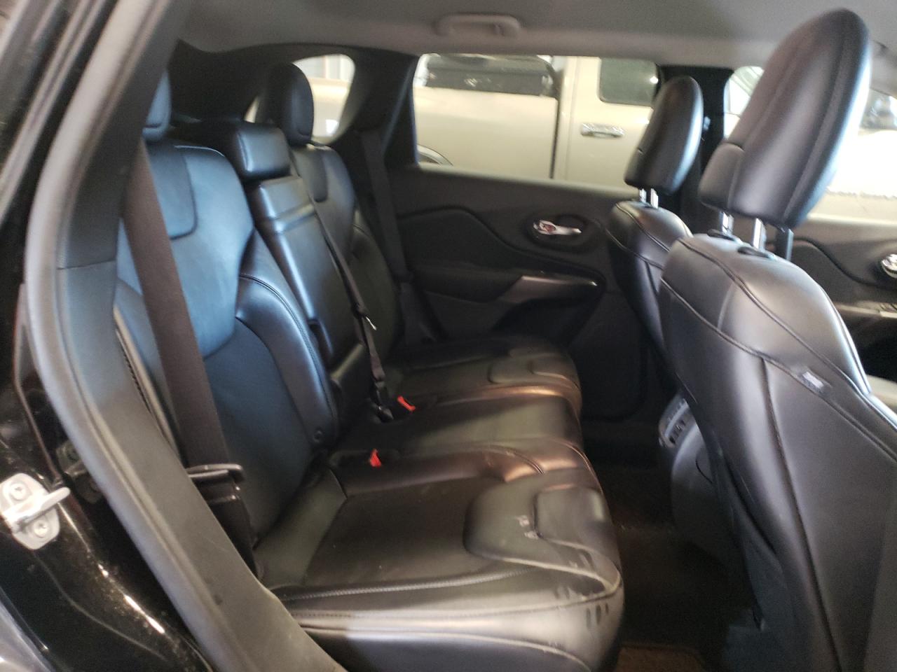 2019 Jeep Grand Cherokee - Image 11