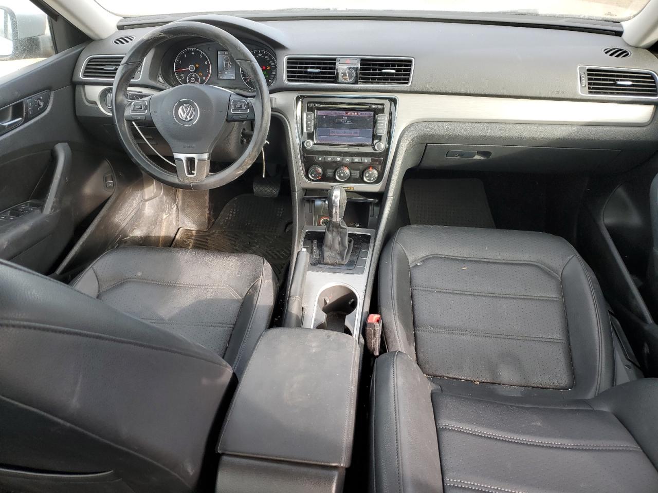 2014 Volkswagen Passat - Image 8