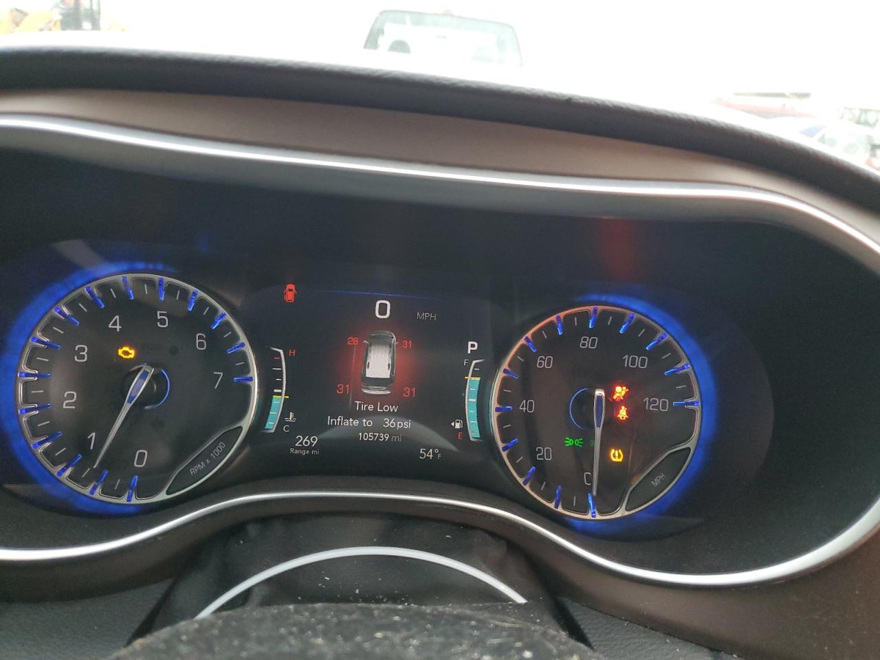 2017 Chrysler Pacifica - Image 9