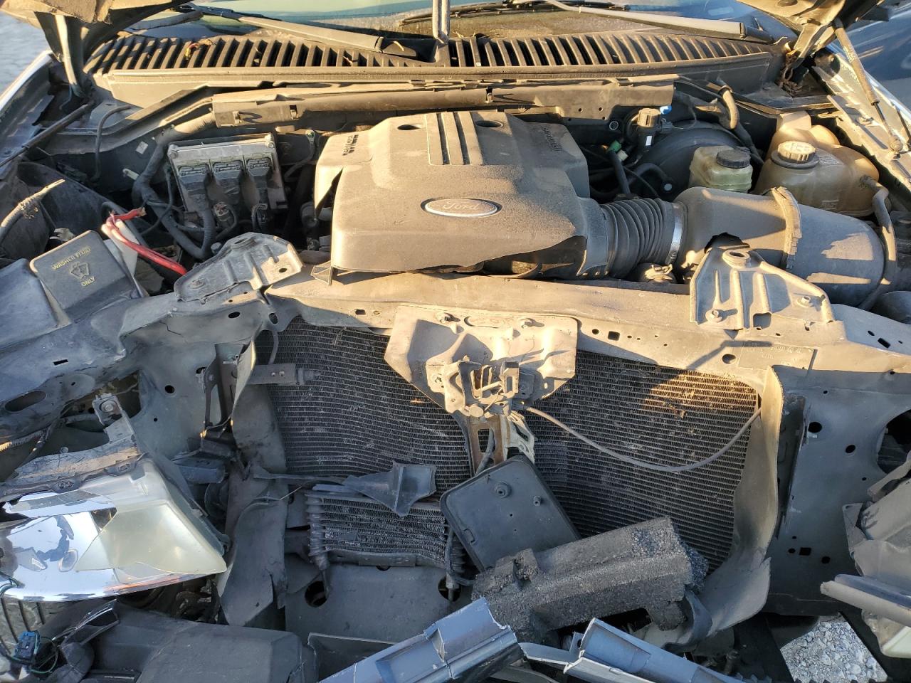 2004 Ford Expedition - Image 12