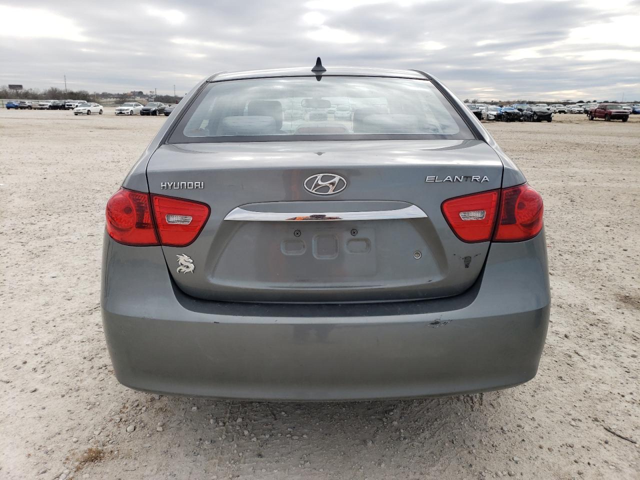 2010 Hyundai Elantra - Image 6
