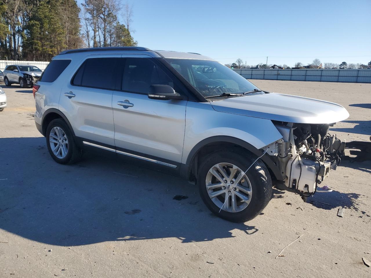 2017 Ford Explorer - Image 4