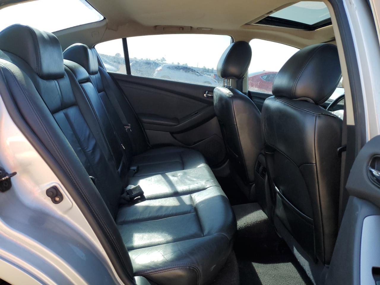 2009 Nissan Altima - Image 10