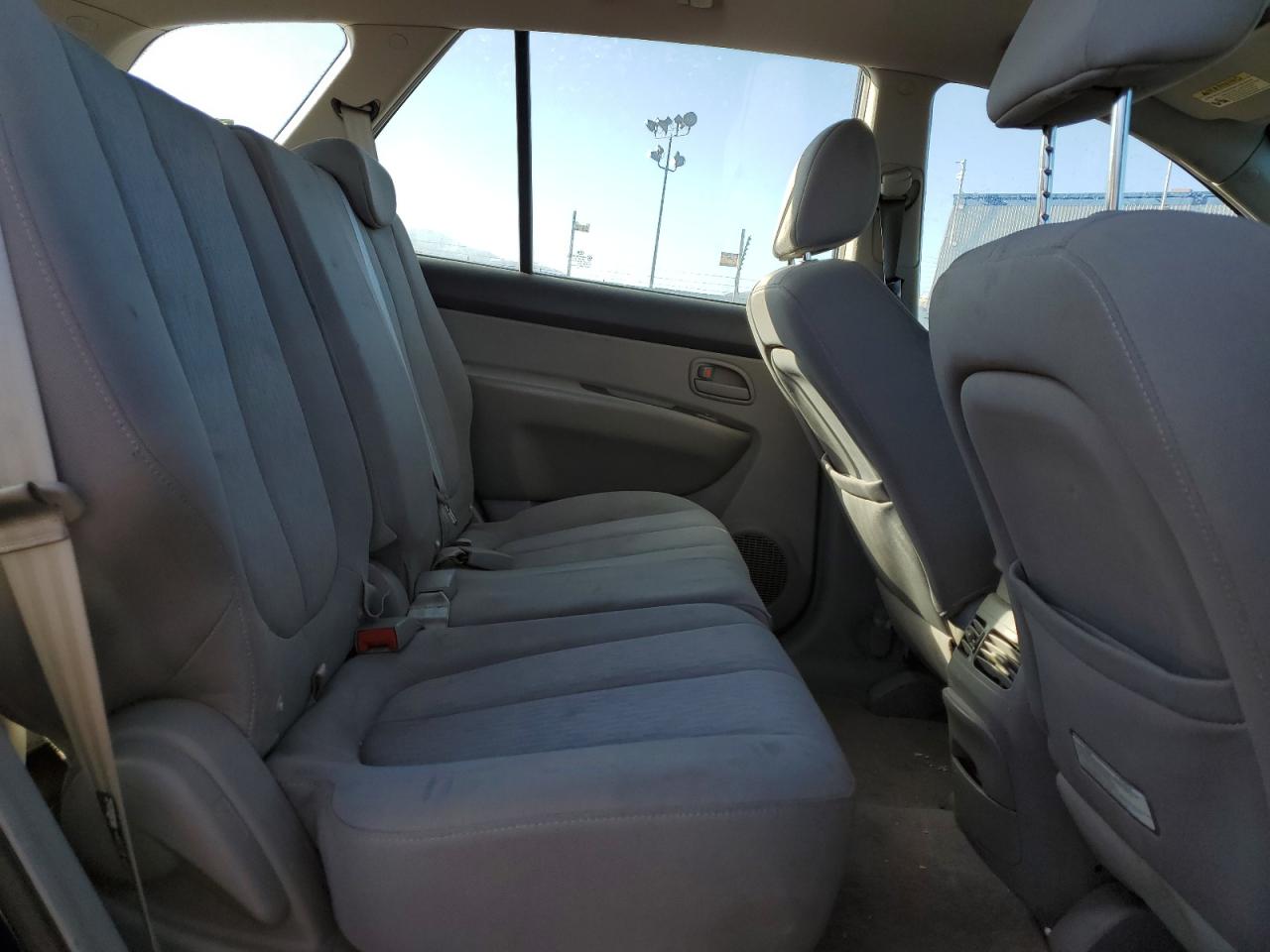 2007 Kia Rondo - Image 11