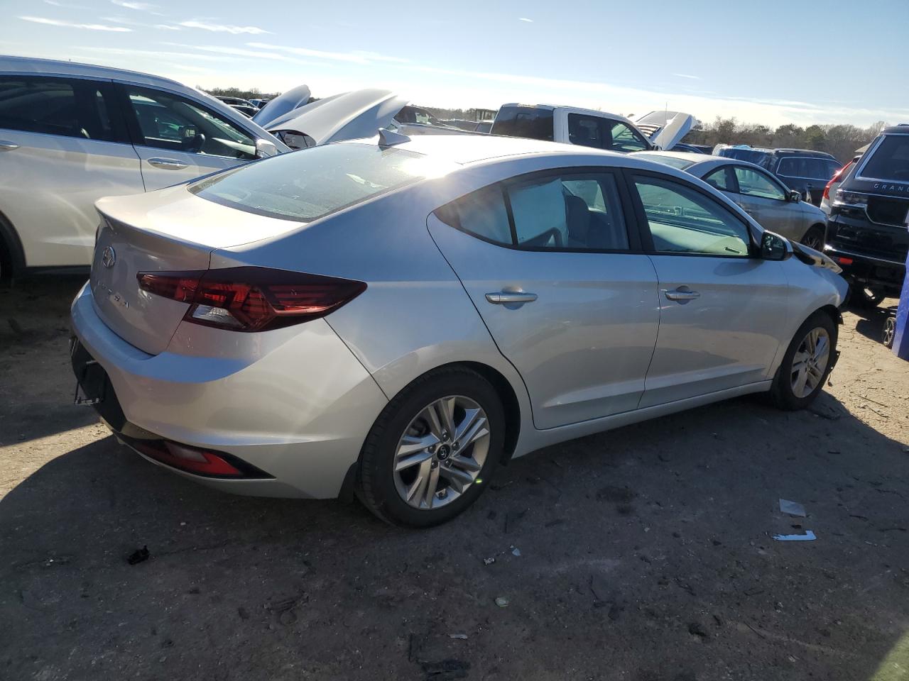 2019 Hyundai Elantra - Image 3