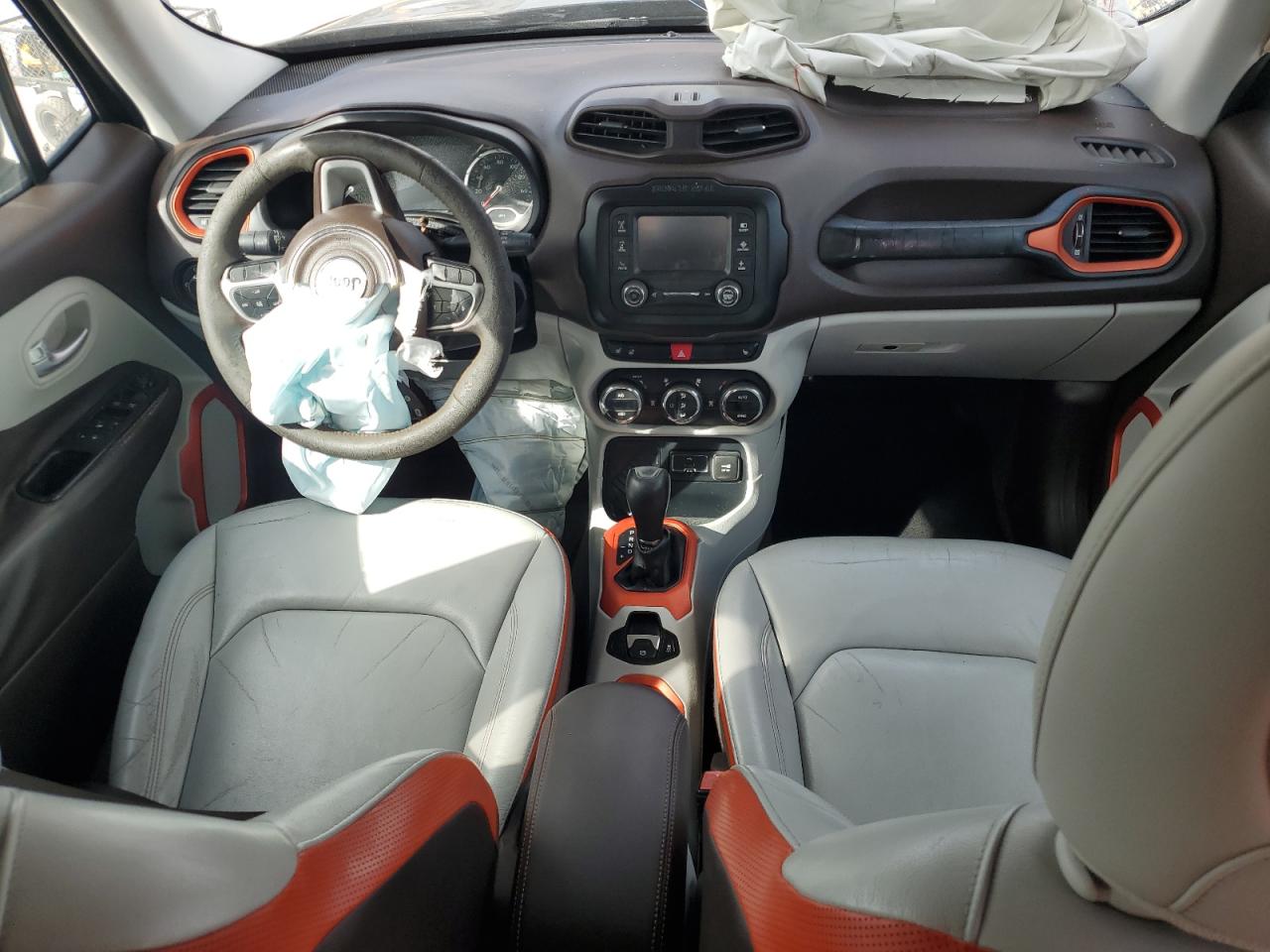 2015 Jeep Renegade - Image 8