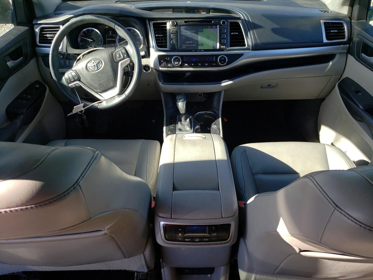 2016 Toyota Highlander - Image 8