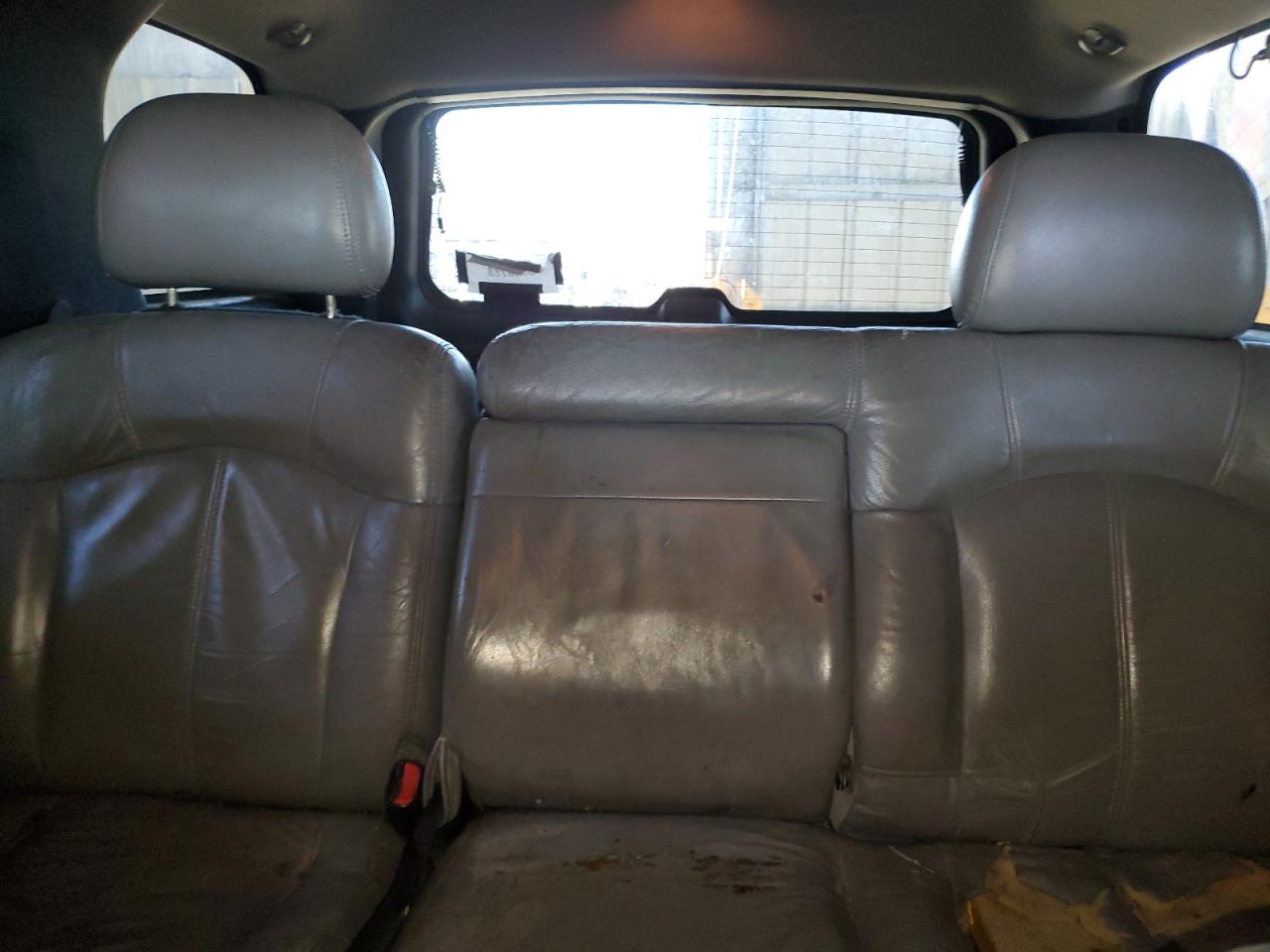 2001 Chevrolet Tahoe - Image 10