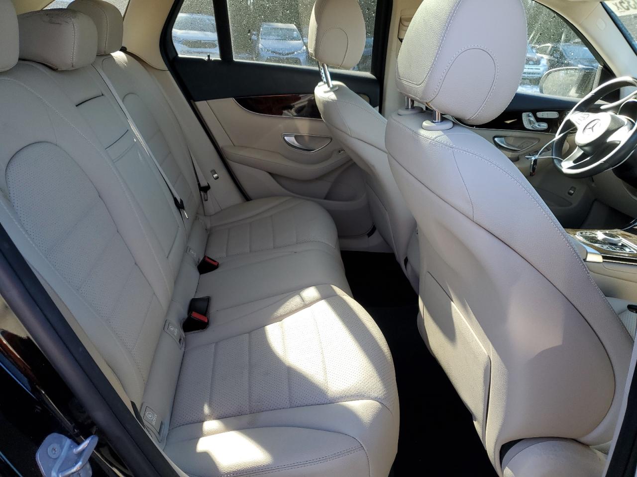 2017 Mercedes-Benz GLC - Image 11