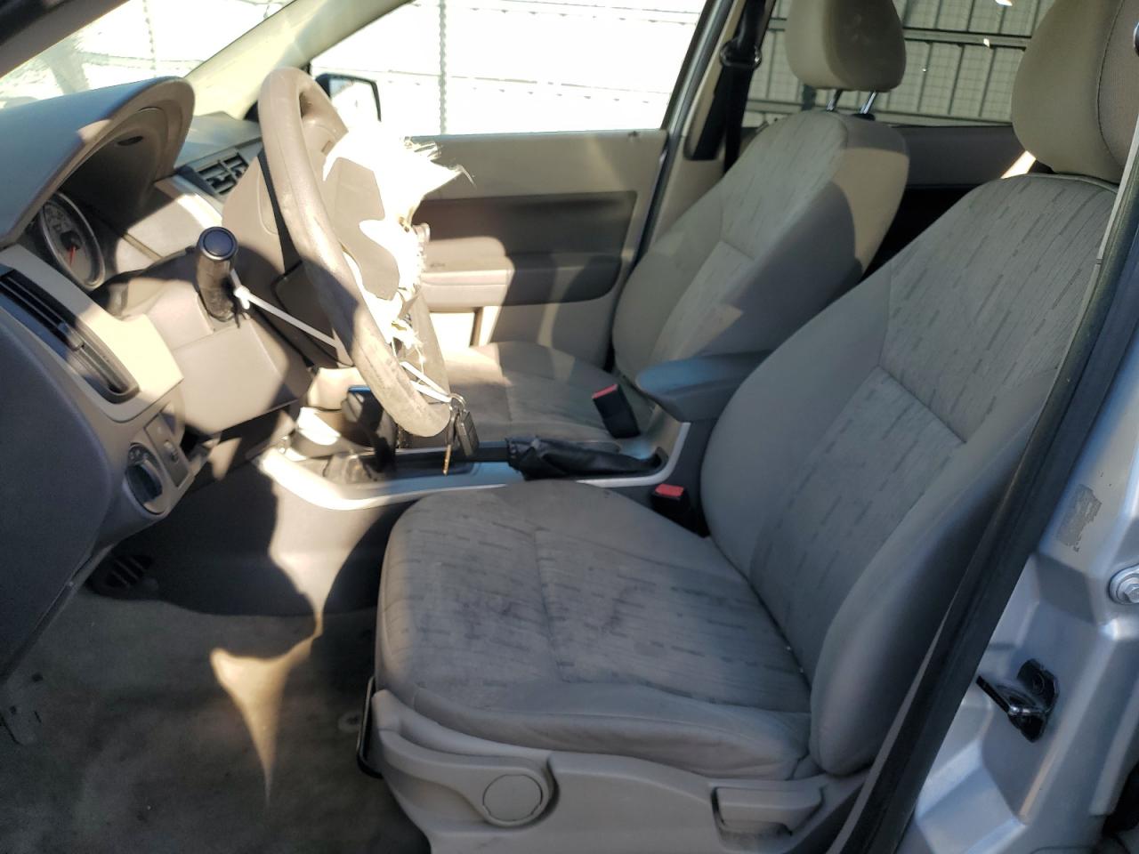 2010 Ford Focus - Image 7